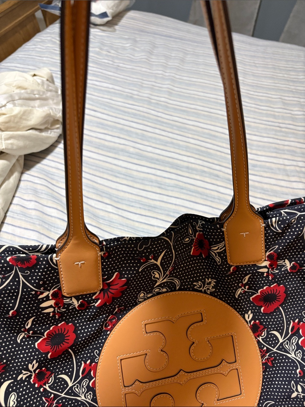 Tory Burch Ella Tote Bag and Red Floral nylon Print leather handles and trim - Picture 5 of 16